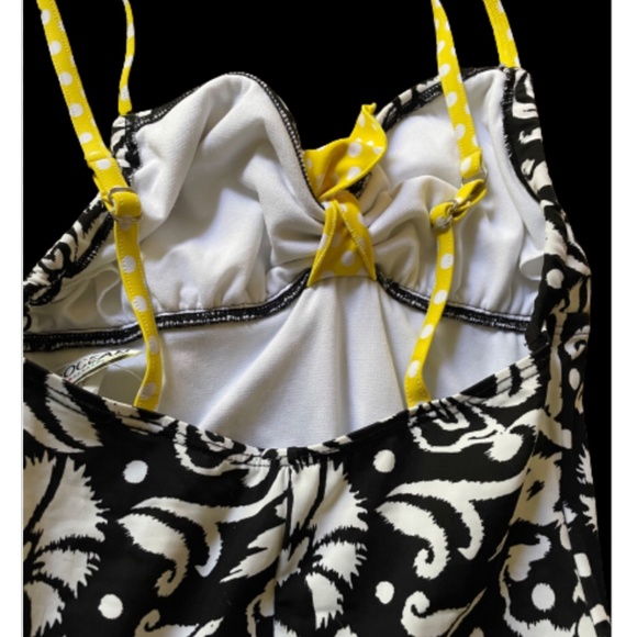 NWOT 24 & ocean 1 piece black and white swim suit size small - Picture 2 of 7